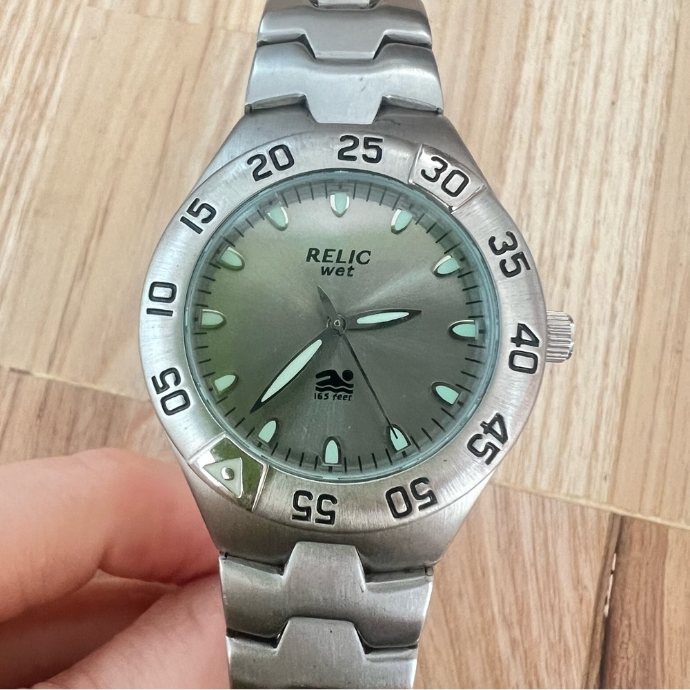 Relic wet ladies stainless steel diver sports watch NEW BATTERY